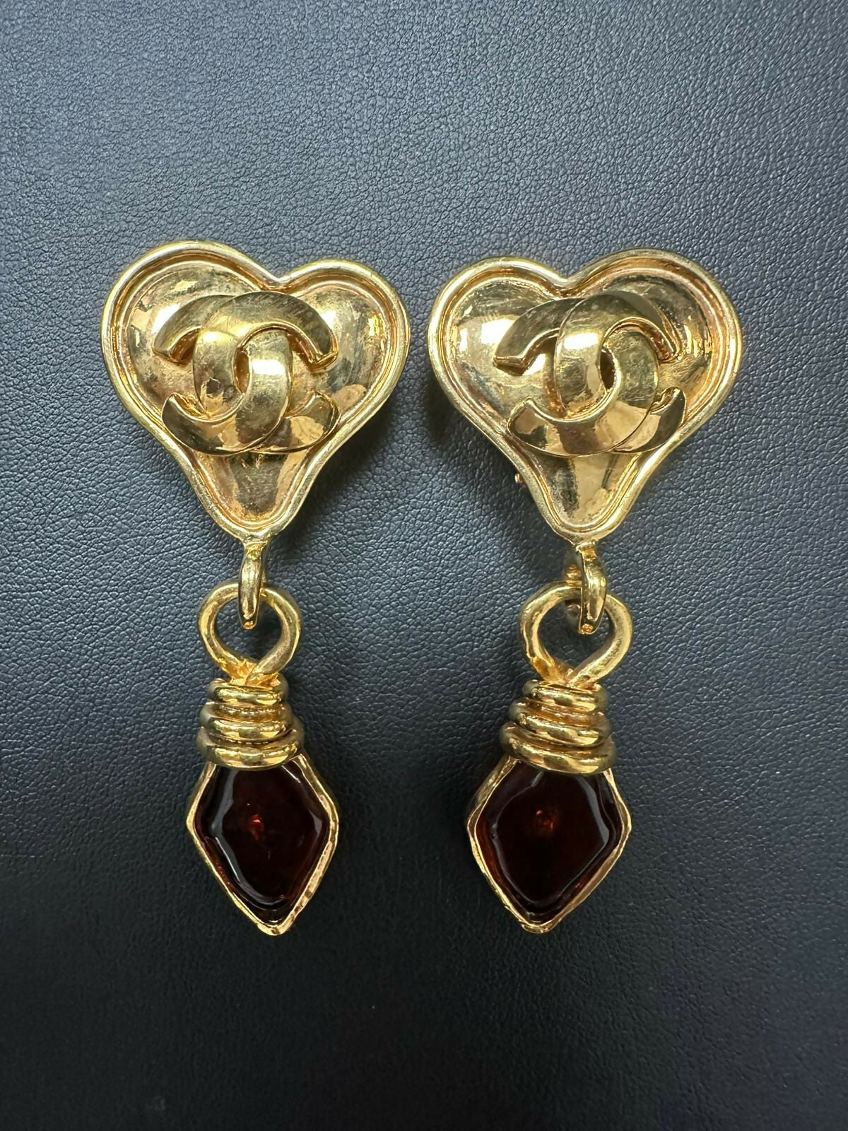 Chanel Vintage 95 Gripoix Gold Plated Heart Dangle Clip-on Earrings