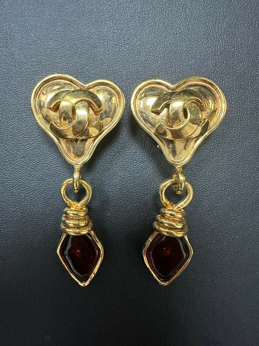 Chanel Vintage 95 Gripoix Gold Plated Heart Dangle Clip-on Earrings
