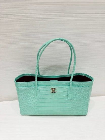 Chanel 26S mint green crocodile-embossed calf leather CEF tote bag