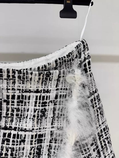 Chanel 25S black and white tweed skirt