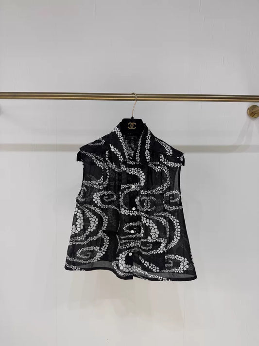 Chanel 25M Black and White Printed Shirt