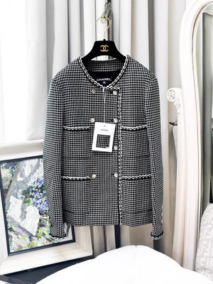 Chanel 25 black and white tweed jacket