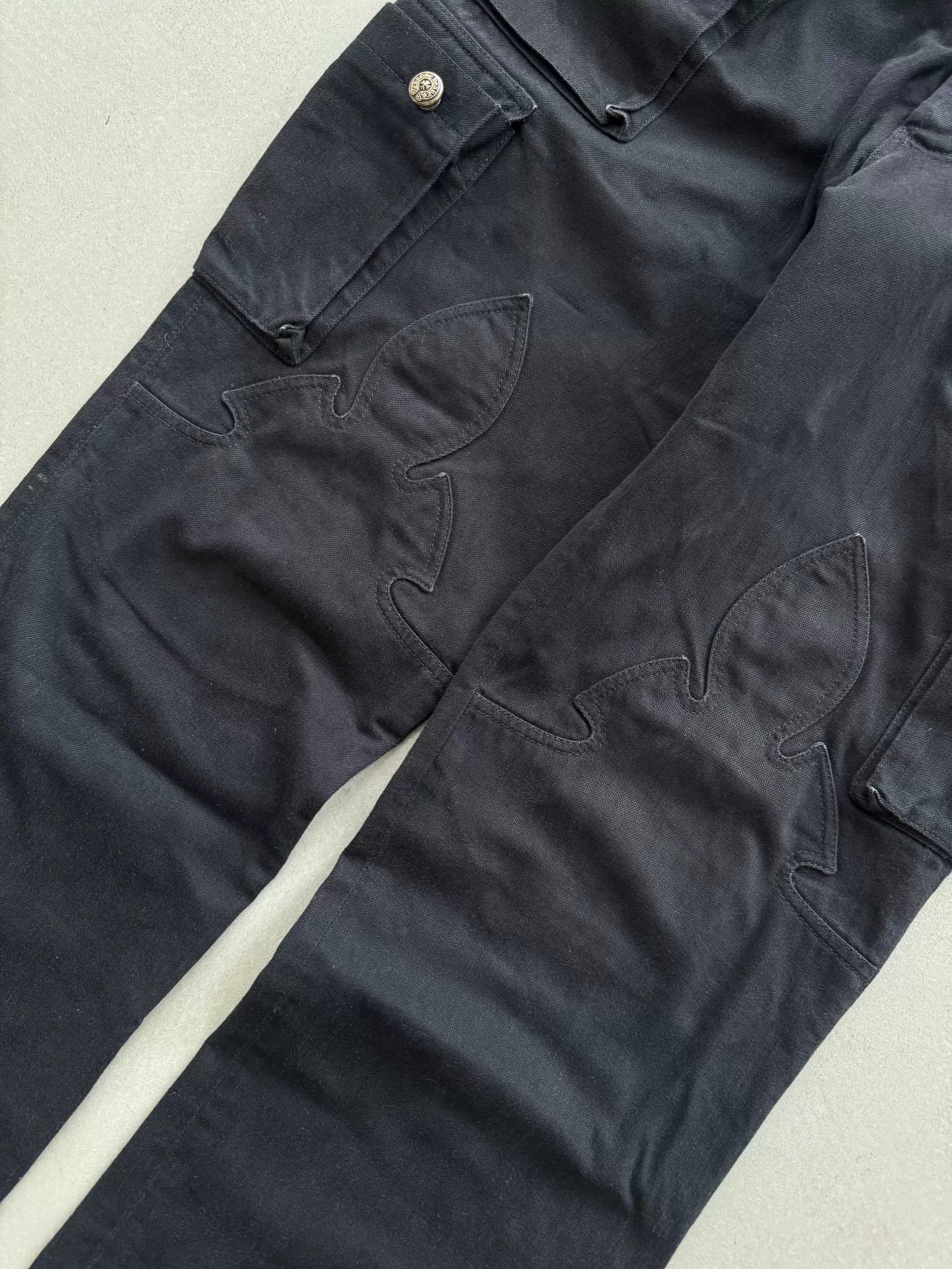 Chrome Hearts Fatigue Fleur Knee Flame Knee Multi-Pocket Cargo Jeans