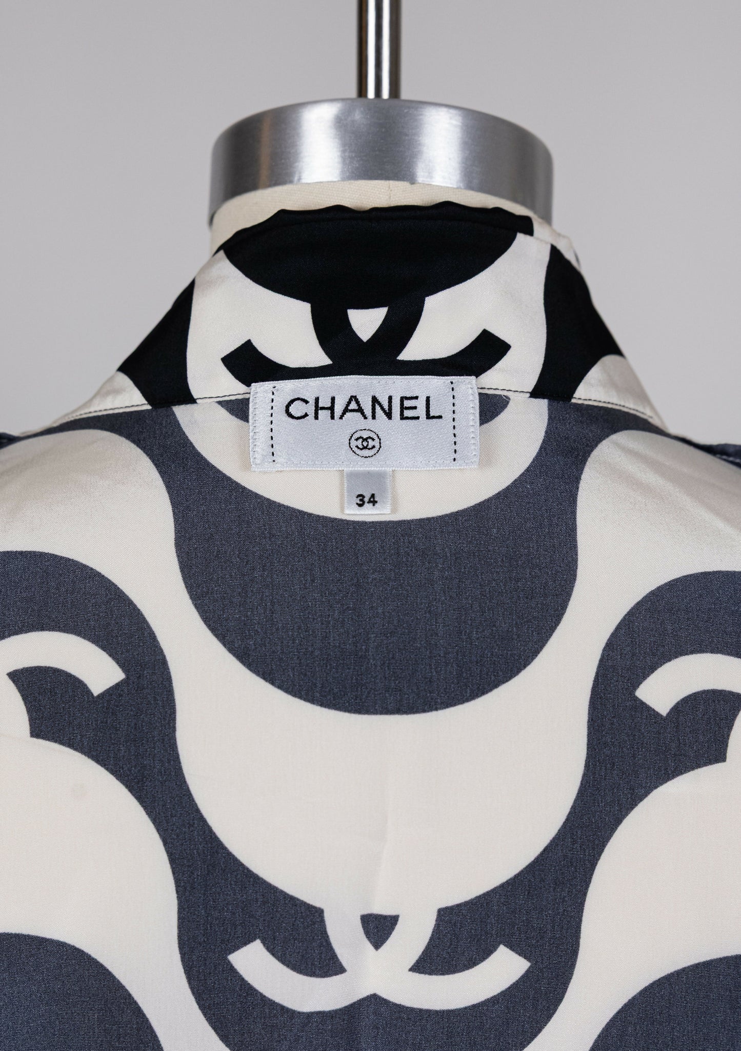 Chanel 2021 Spring/Summer Black and White Wave Set