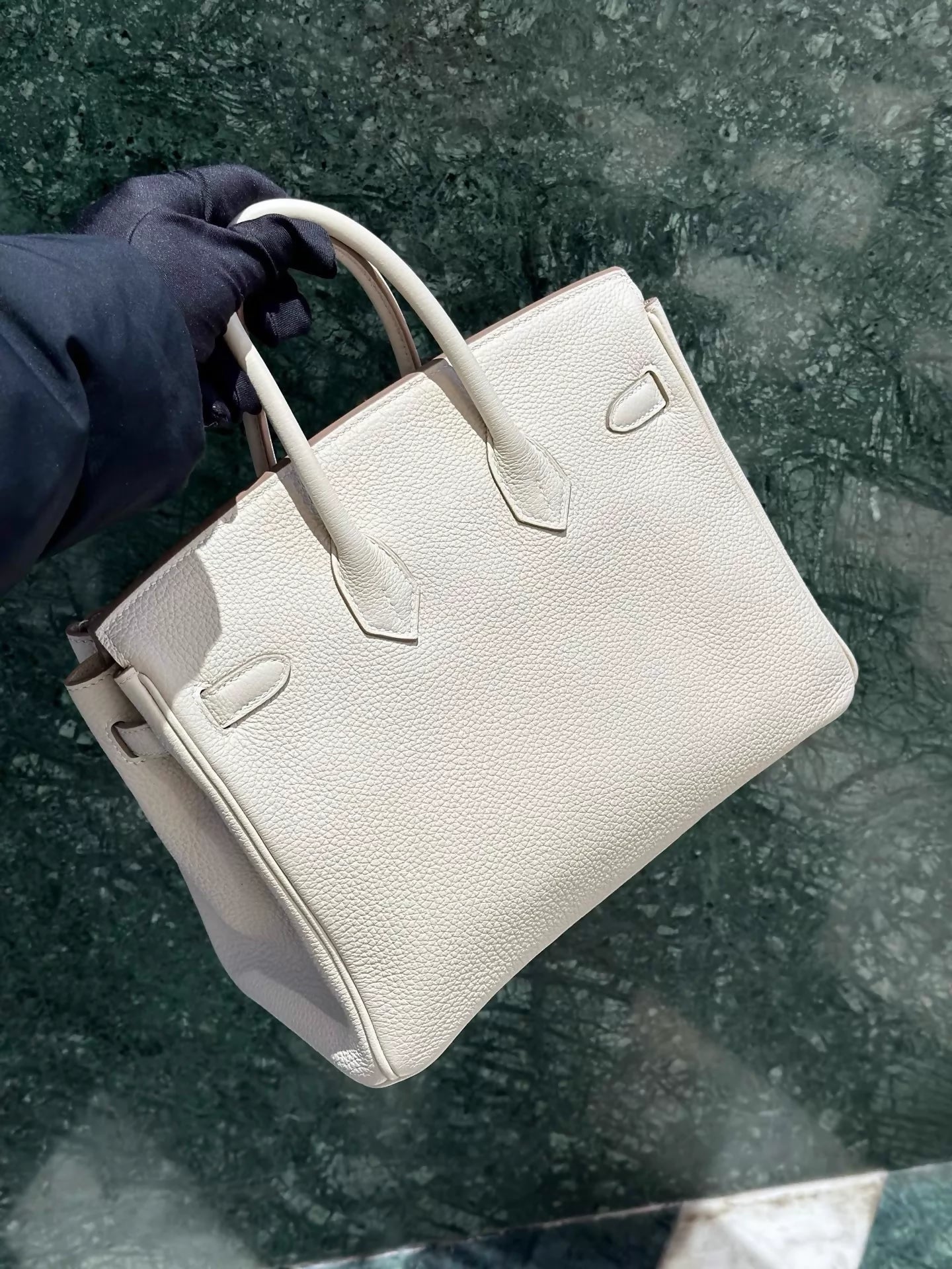 Hermes Birkin 25 craie Togo leather gold hardware