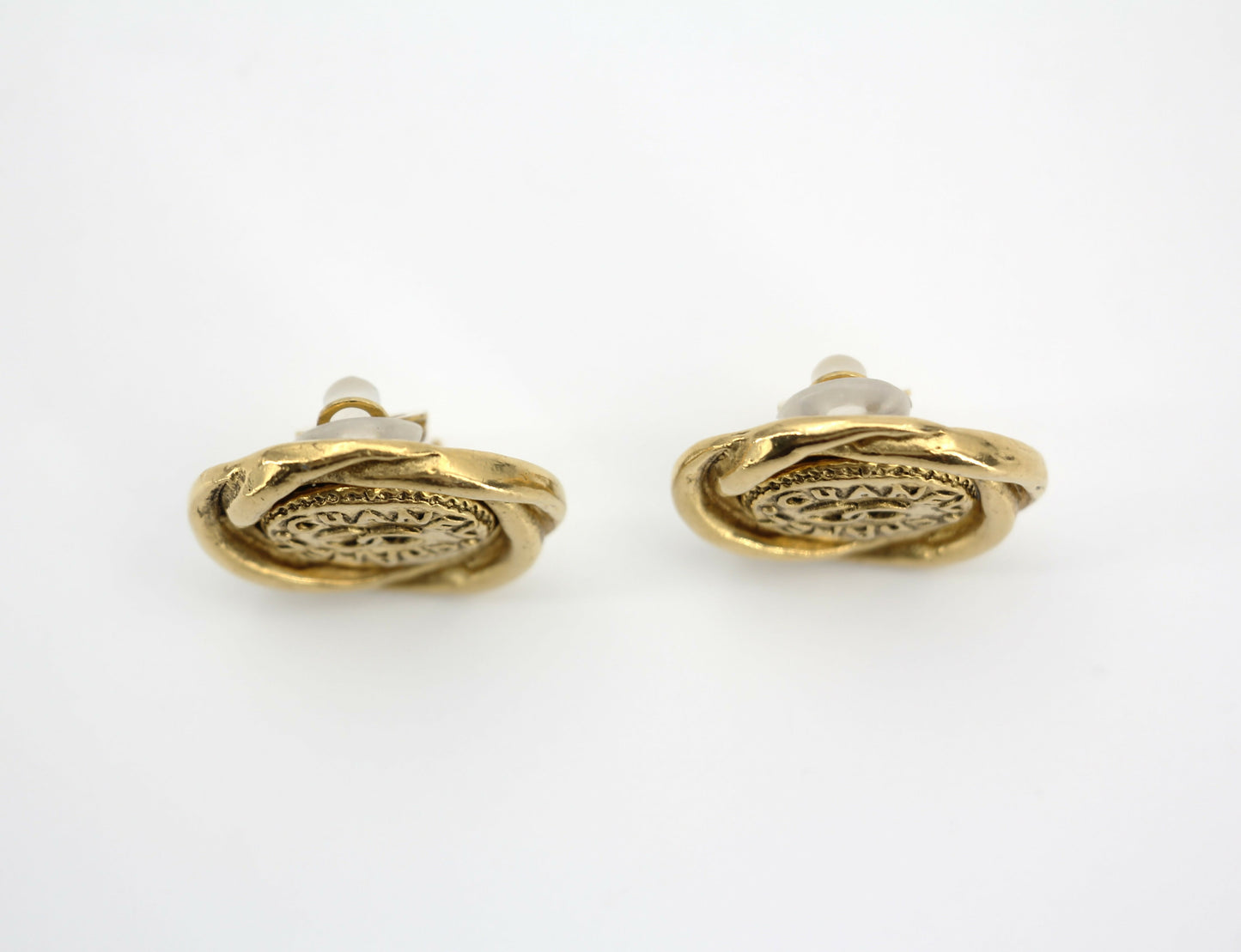 Chanel Vintage 86 Gold-plated Twisted Double Chanel Round Clip-on Earrings