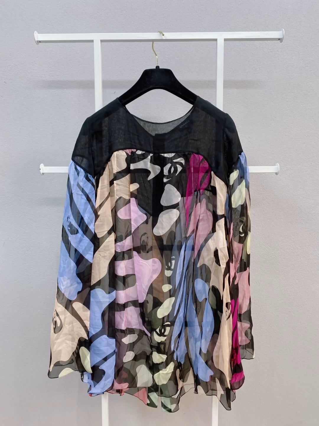 Chanel 22S black silk colored top