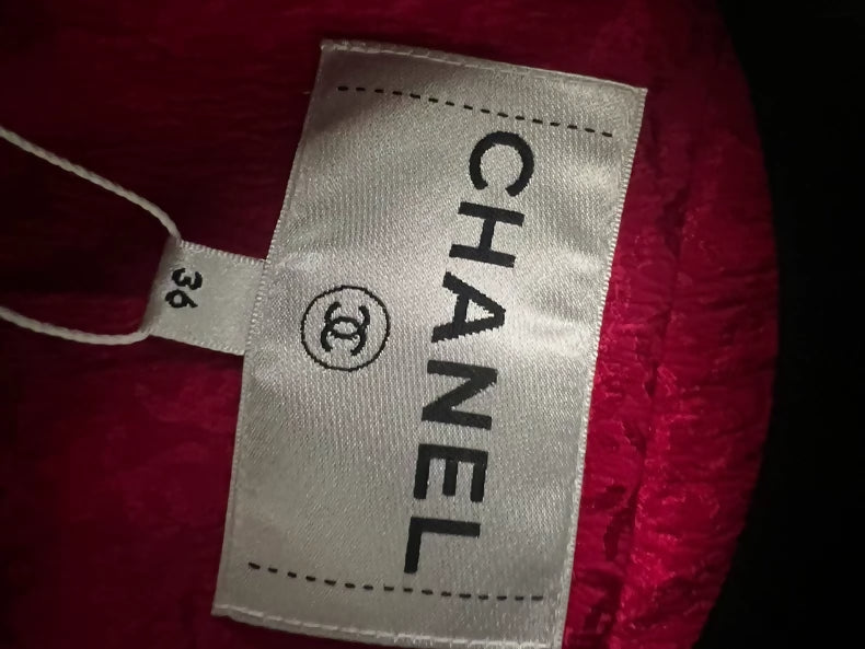 Chanel 21k fuchsia tweed jacket
