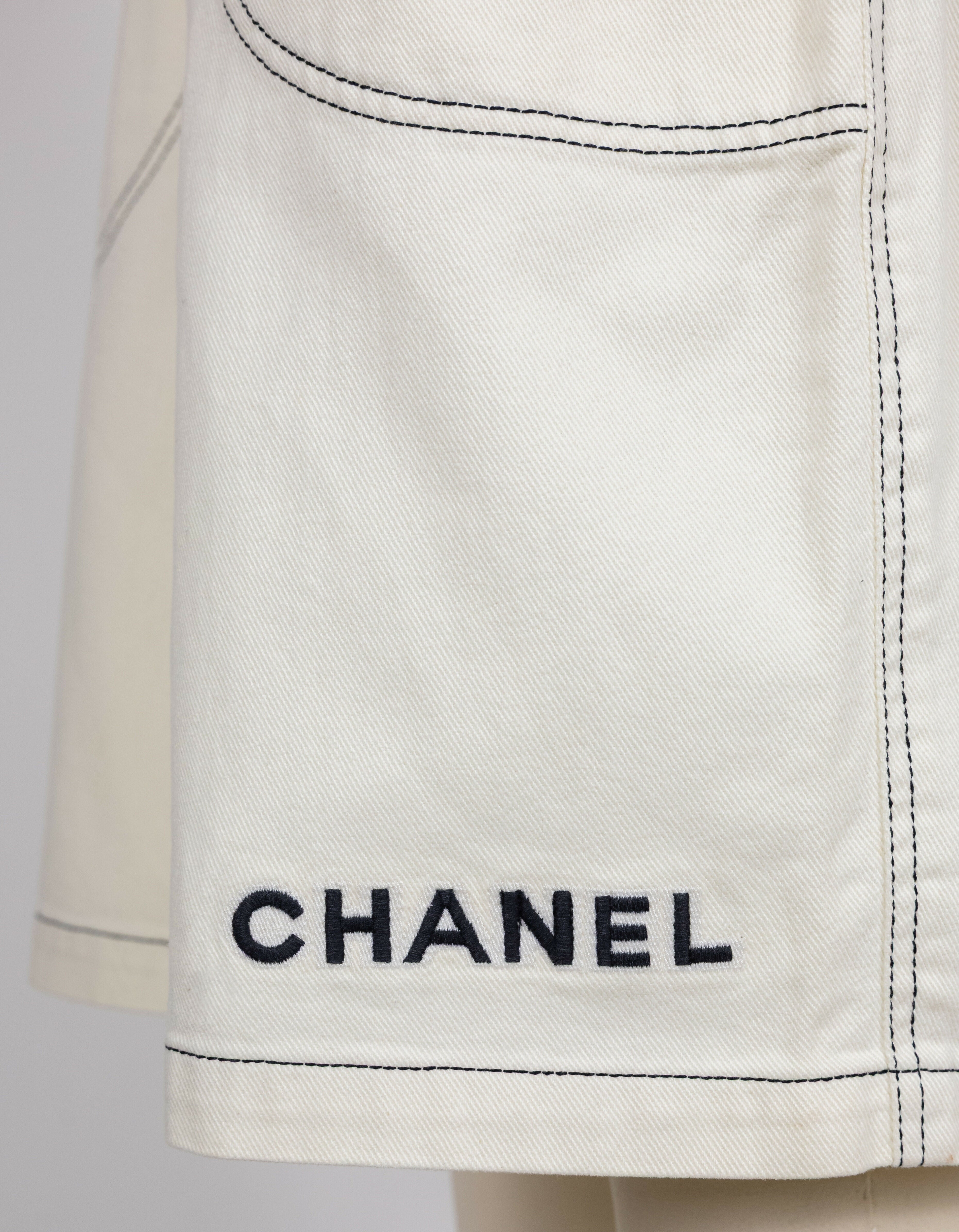 Chanel Vintage White High-Waisted Shorts – Wararni.com