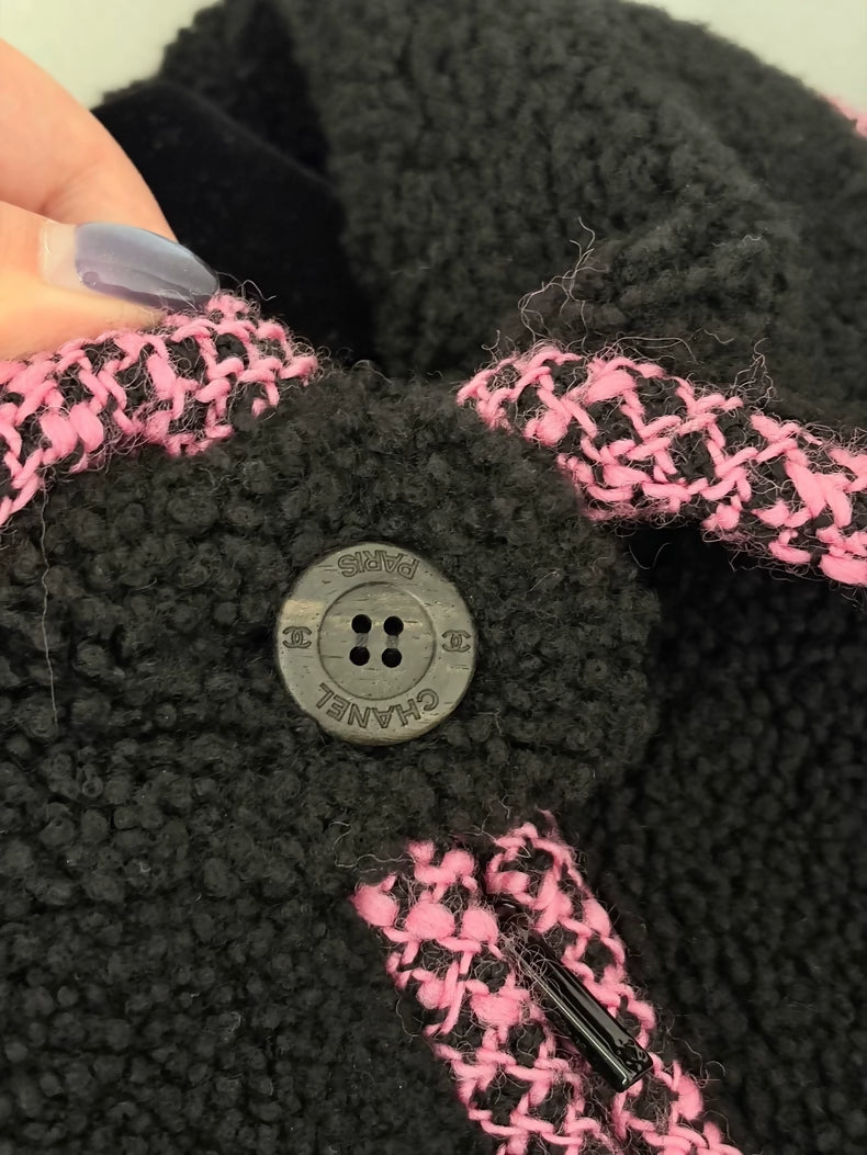 Chanel 19B Black and Pink Lamb wool Zip-Up Jacket
