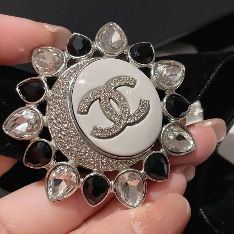 Chanel 22C sunflower velvet choker necklace limited edition