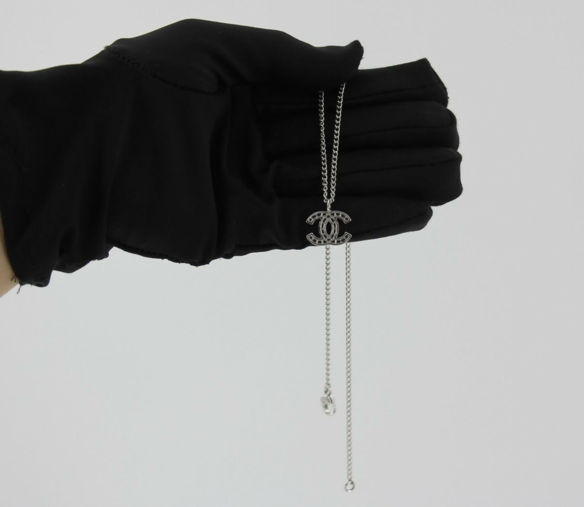 Chanel Vintage 07V Metal Quilted Silver CC Necklace