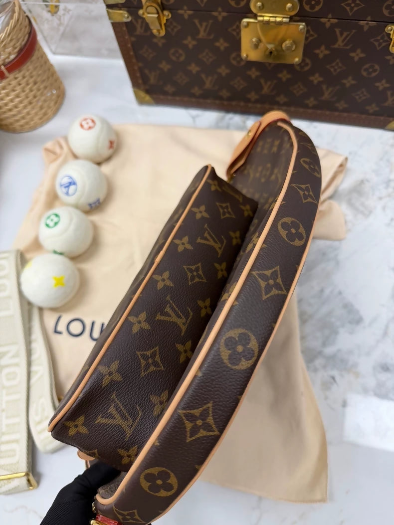 Louis vuitton tennis bag