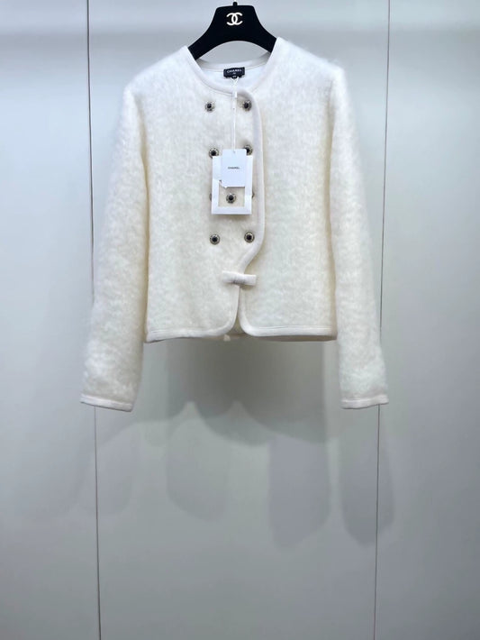 Chanel 25N White ecru jacket with plush bow tie