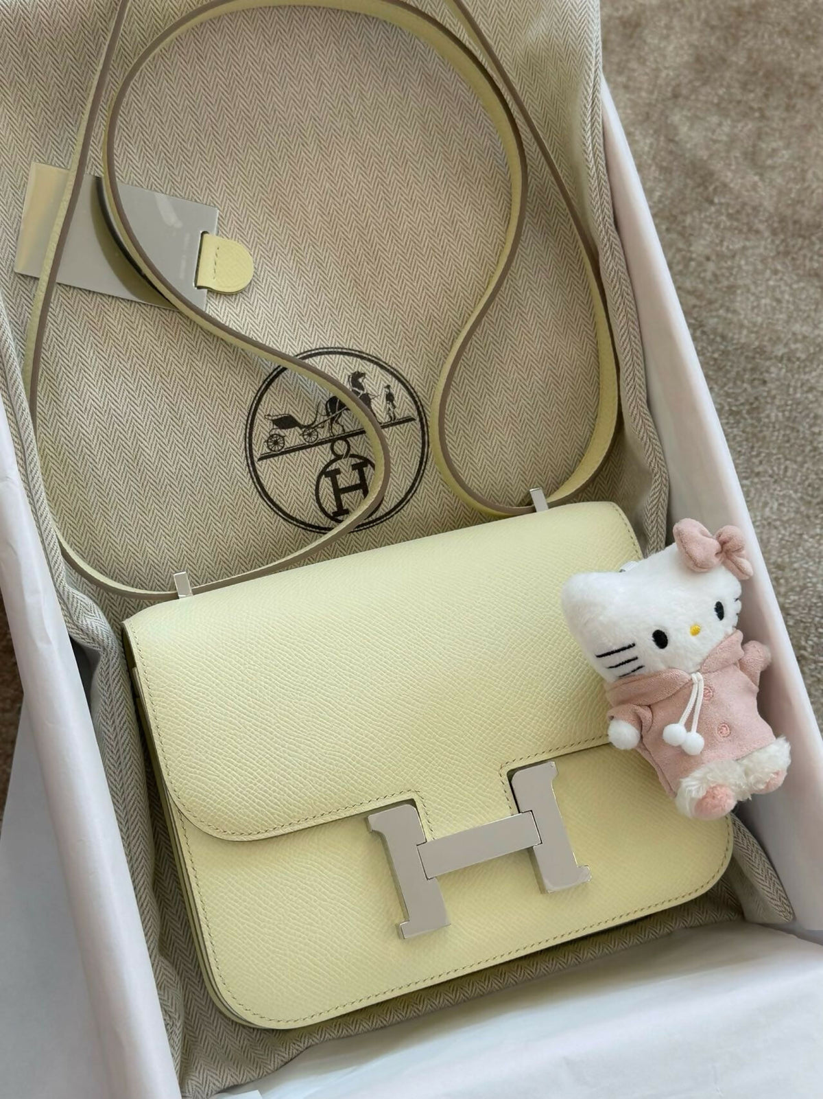Hermès Constance 19 Jaune Milton Leather with Hardware