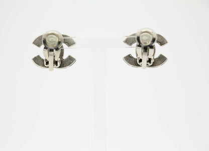 Chanel Vintage 04A Metal Black Silver CC Clip-on Earrings