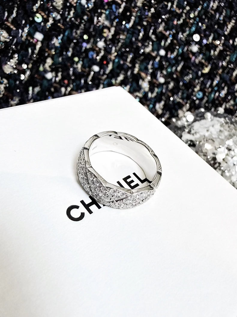 Chanel Coco Crush wide white gold ring with full diamonds
