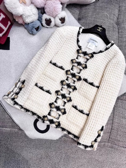 Chanel 2014 Off-White Embossed Lion Head Button Four-Pocket Wool Jacket