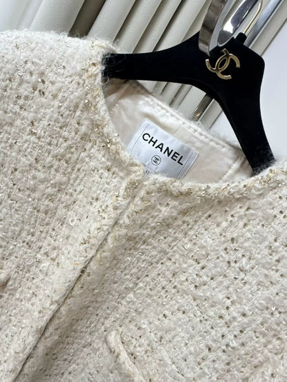 Chanel 19A ecru tweed jacket