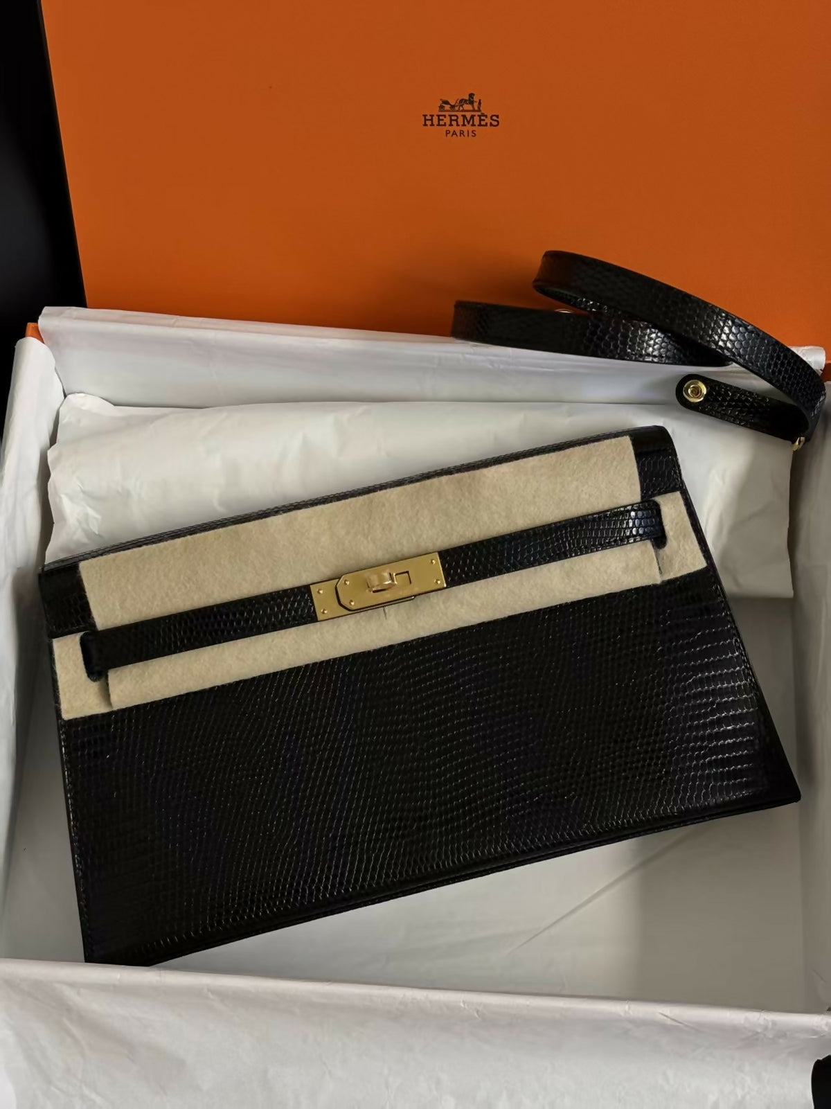 Hermès Kelly Élan Noir / Black Lizard with Gold Hardware