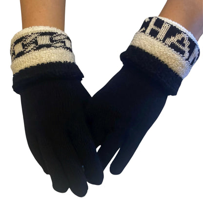 Chanel 20K Limited Edition CC Black Ecru Cashmere Logo Gloves