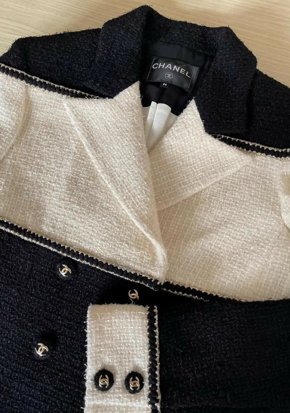 Chanel 20A Black & ecru tweed Jacket
