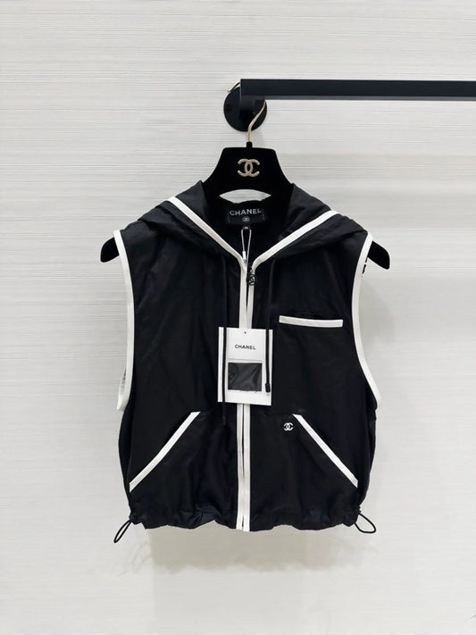 Chanel 26M Coco Beach Classic black & white Vest
