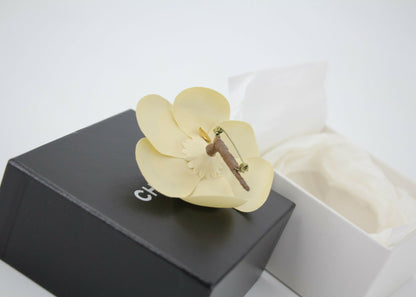 Chanel Vintage 81-85 Fabric Beige Camellia Brooch