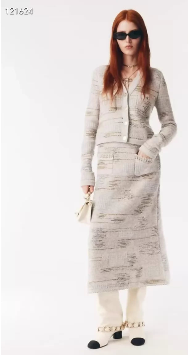 Chanel 25B shimmering knit cardigan