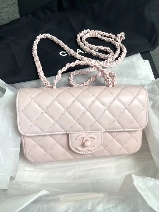 Chanel 25C light pink quilted lambskin chain bag