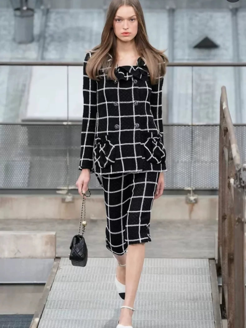 Chanel 20S Black and White tweed Pants