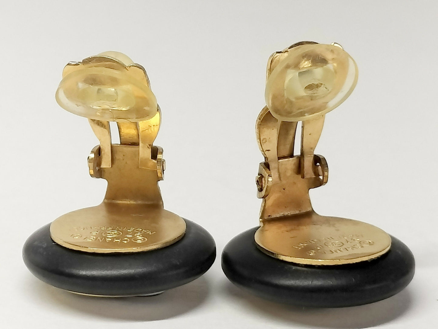 Chanel Vintage 97P Enamel Black & White Round Bean Clip-on Earrings