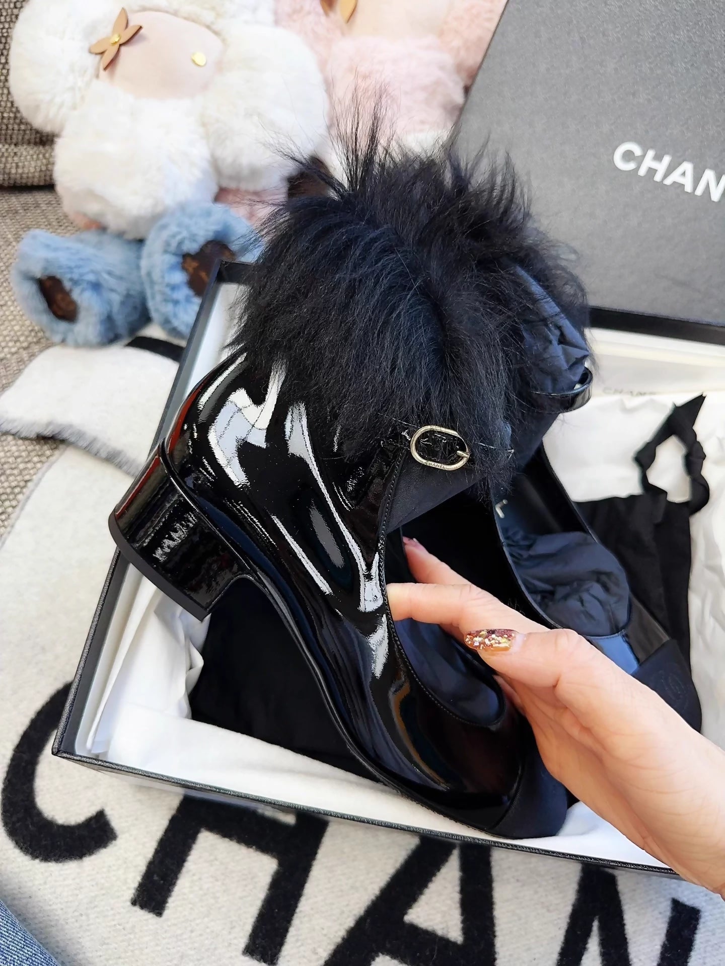 Chanel 23n Mary Jane black leather fur shoes