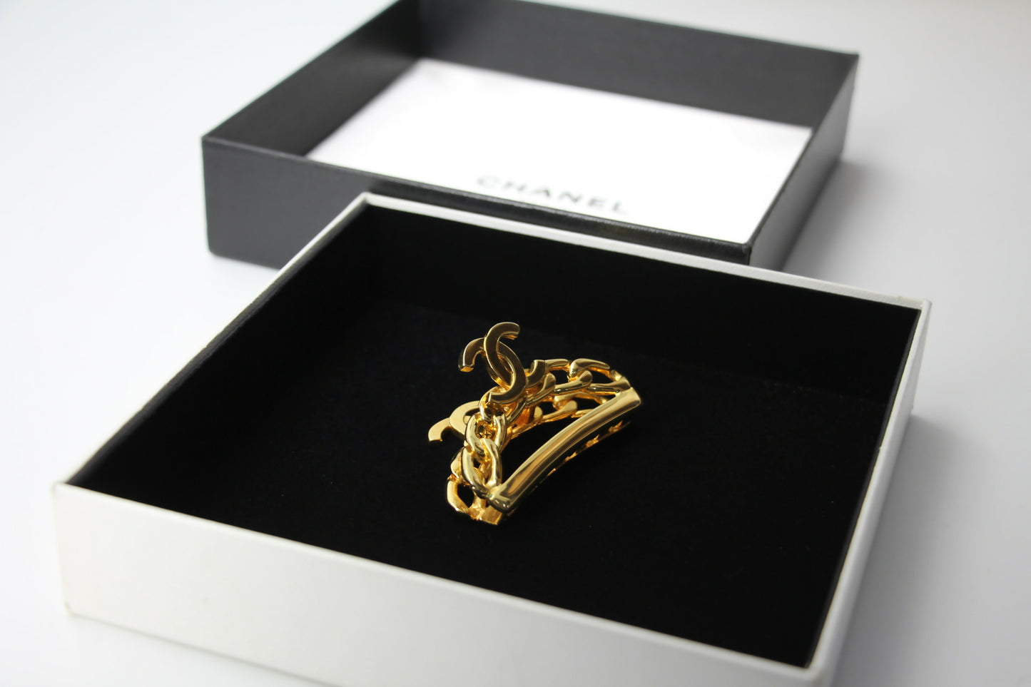Chanel Vintage 98P Gold-plated Chain CC Logo Hair Clip
