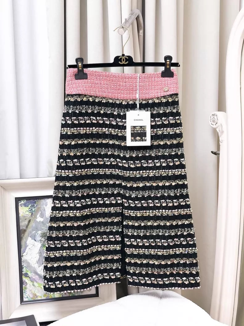 Chanel 22A pink tweed skirt