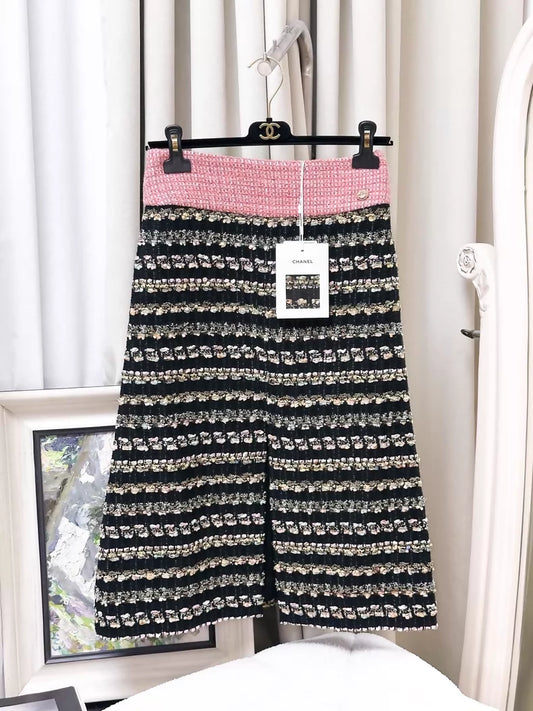 Chanel 22A pink tweed skirt
