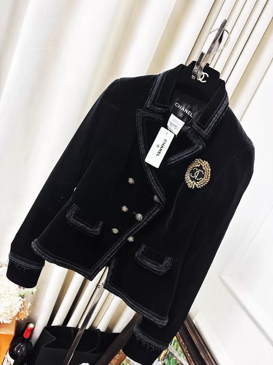 CHANEL 2010 black velvet logo badge jacket