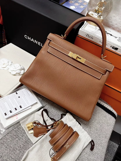 Hermès Kelly 28 golden brown Togo leather gold hardware
