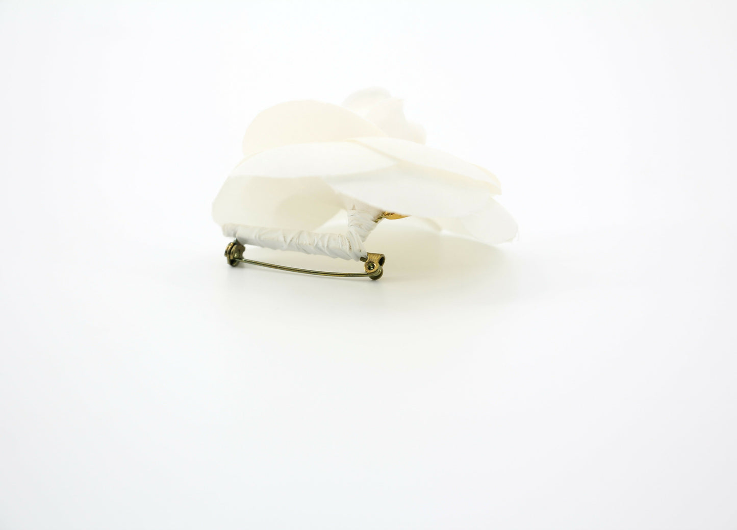 Chanel Vintage 81-85 Silk White Camellia Brooch