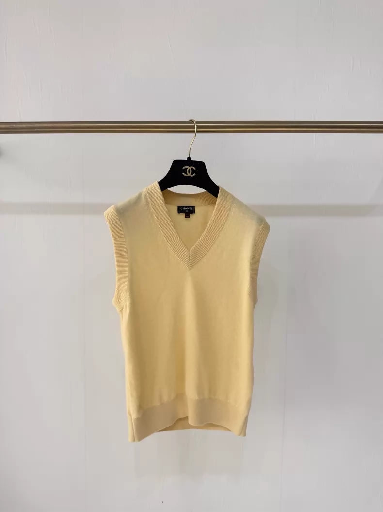 Chanel 26S Yellow Cashmere V-neck Double C Knit Vest Top