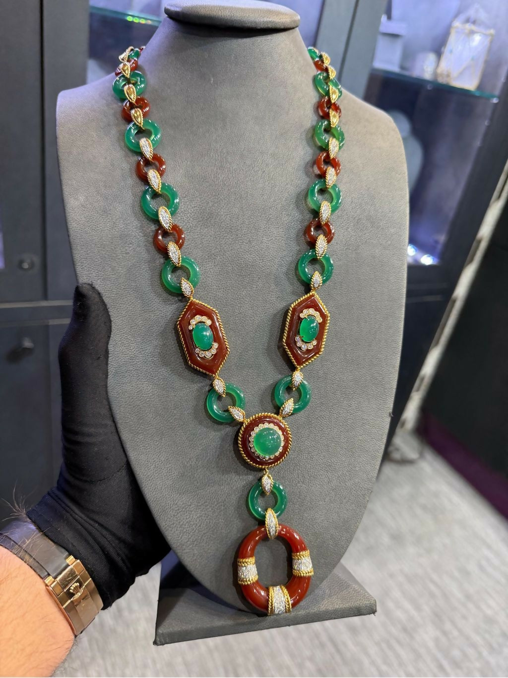 Van Cleef And Arpels Carnelian Chrysoprase Sautoir Necklace and Earrings Set