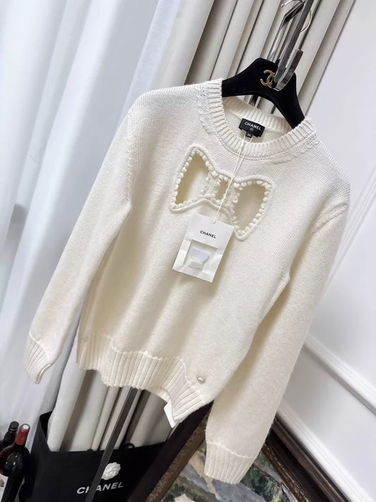 Chanel 25K ecru bow knit sweater