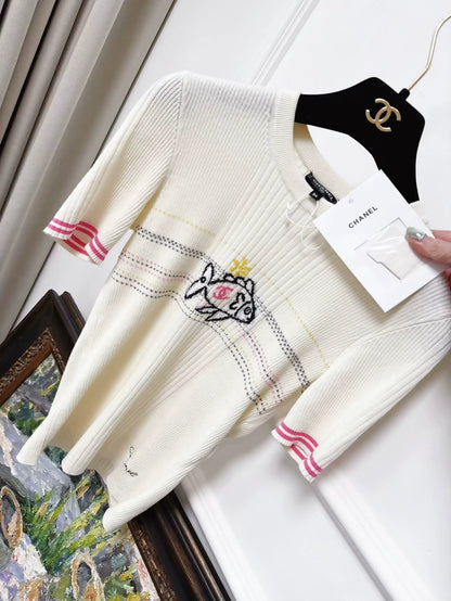Chanel 25C off-white fish knit top