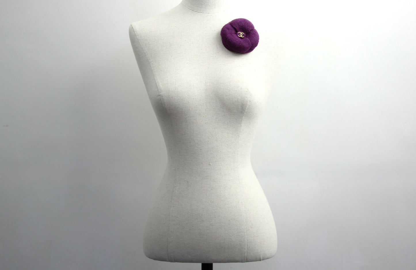 Chanel Vintage 81-85 Tweed Purple Large Camellia Brooch