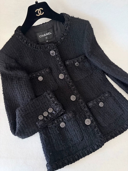 Chanel 16A black Tweed Jacket