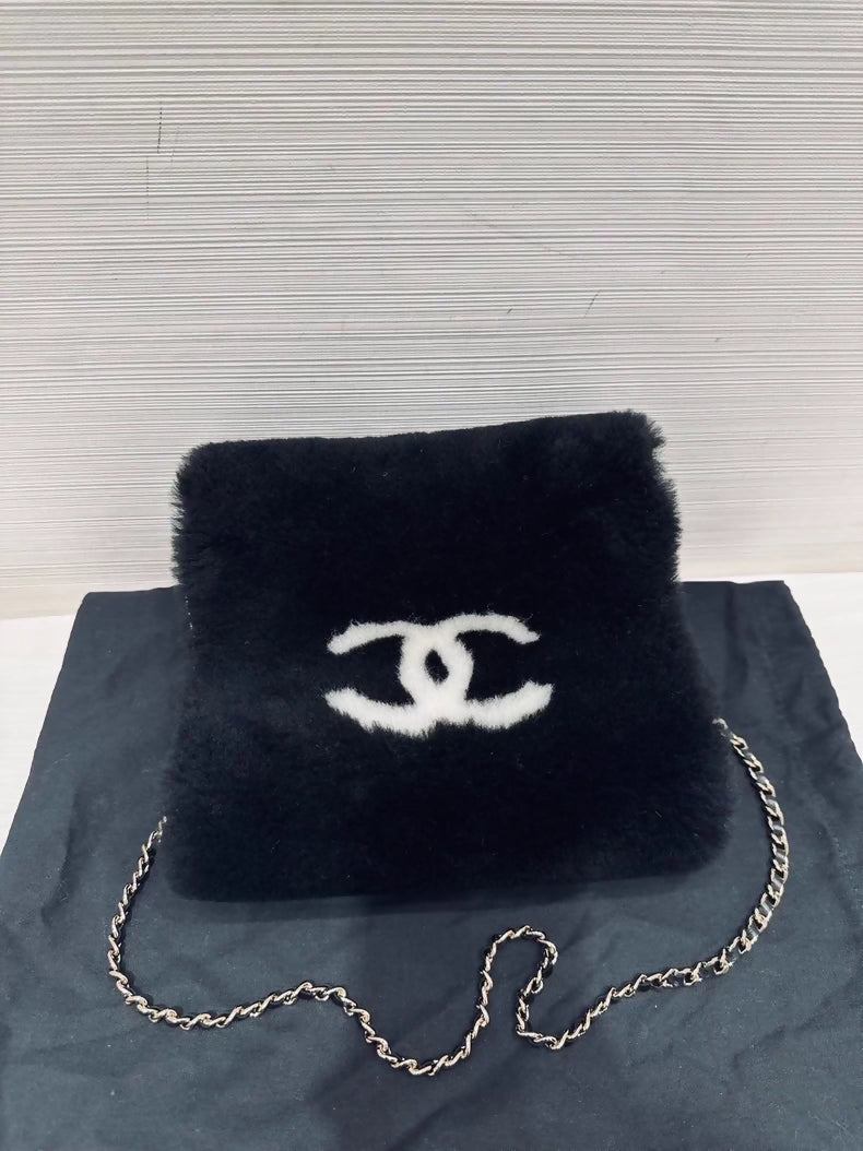 Chanel 25N Coco Neige Black Double C Logo Warm Handbag/Crossbody Bag