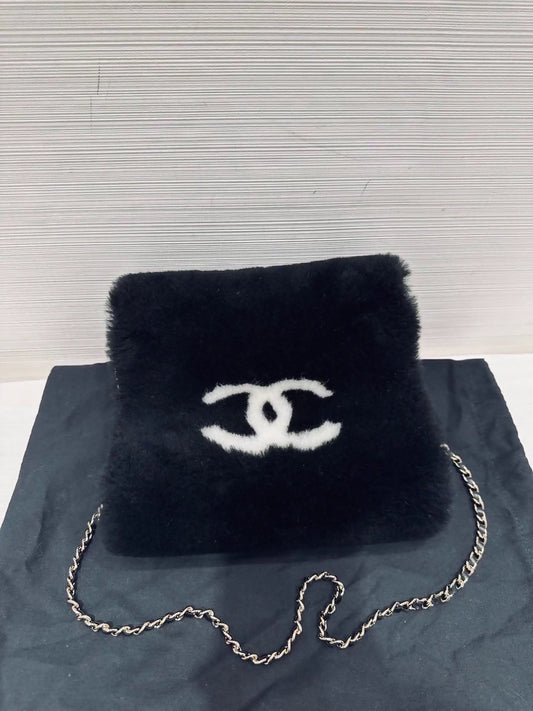 Chanel 25N Coco Neige Black Double C Logo Warm Handbag/Crossbody Bag