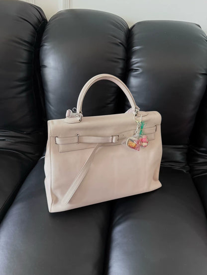 Hermes Flat Kelly 35 in rare pale pink