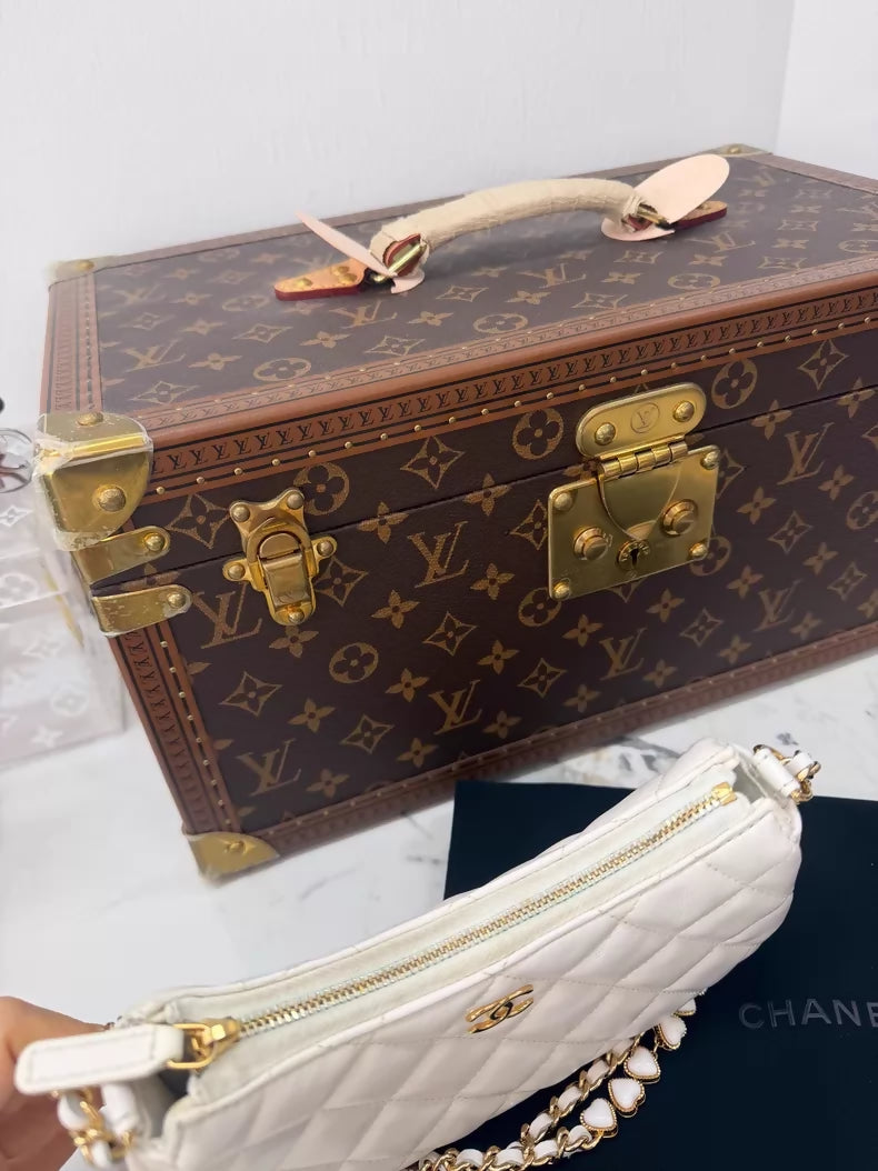 Chanel 24p White Hobo Shoulder Bag gold hardware