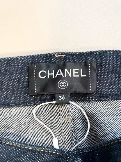 Chanel 25C straight leg jeans